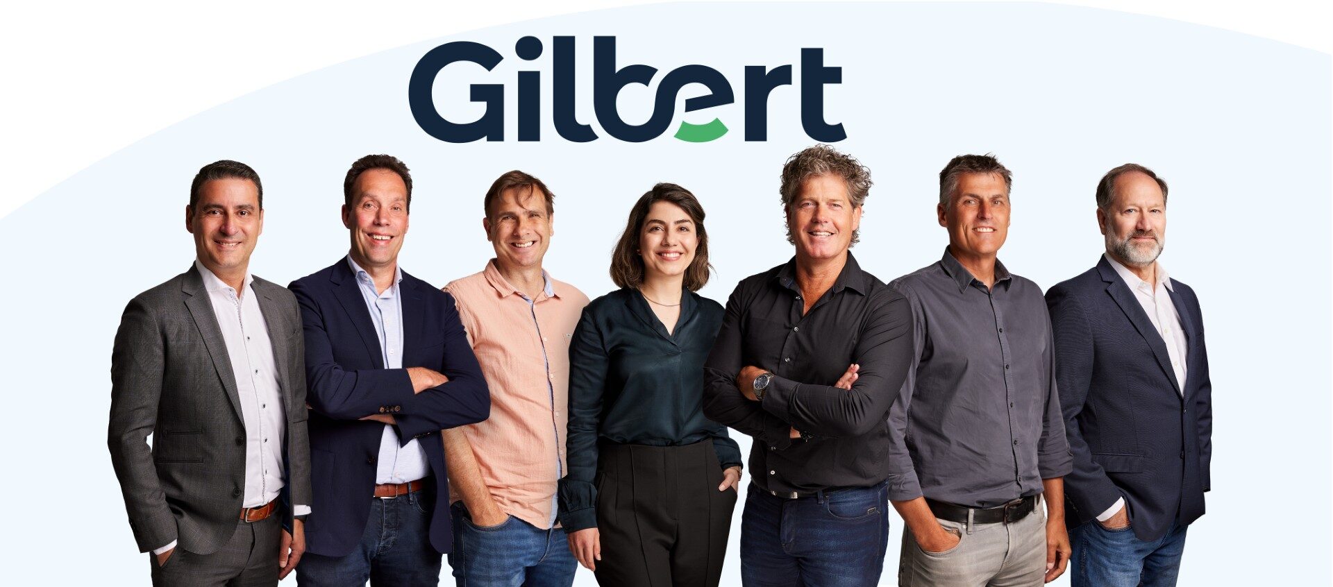 thumbnail_240514_StudioWartenbergh_LookingGlass_Gilbert_05(V4)